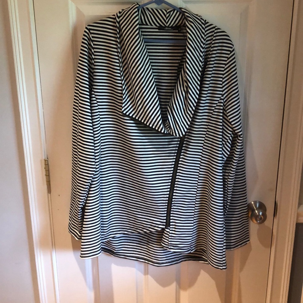 Black & White shirt/jacket